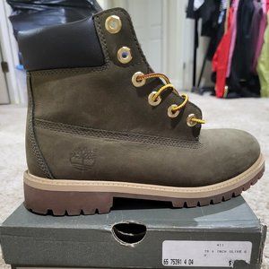 Timberland Waterproof Boots-Junior  Size 6M-Olive